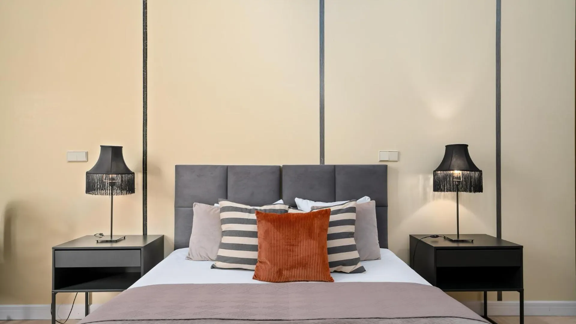 Majestic Residence -150M2 With Iconic Market Square View As Home Apartamenty R506 Wroclaw Apartment