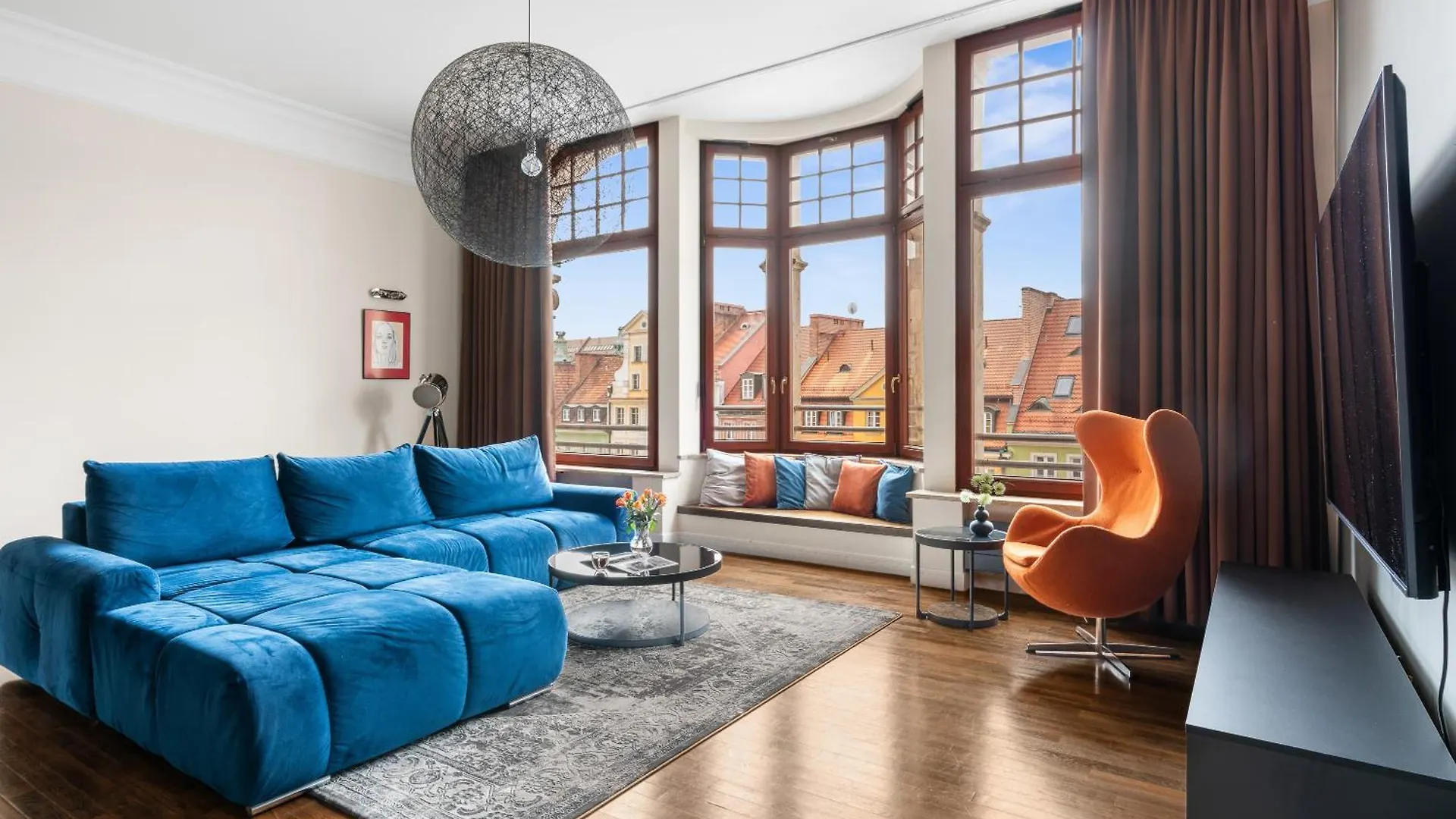 Majestic Residence -150M2 With Iconic Market Square View As Home Apartamenty R506の連絡先