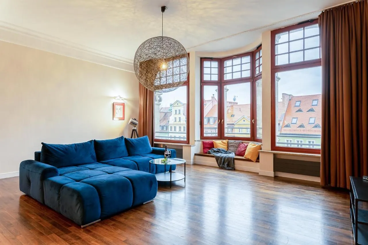 Majestic Residence -150M2 With Iconic Market Square View As Home Apartamenty R506 contacts